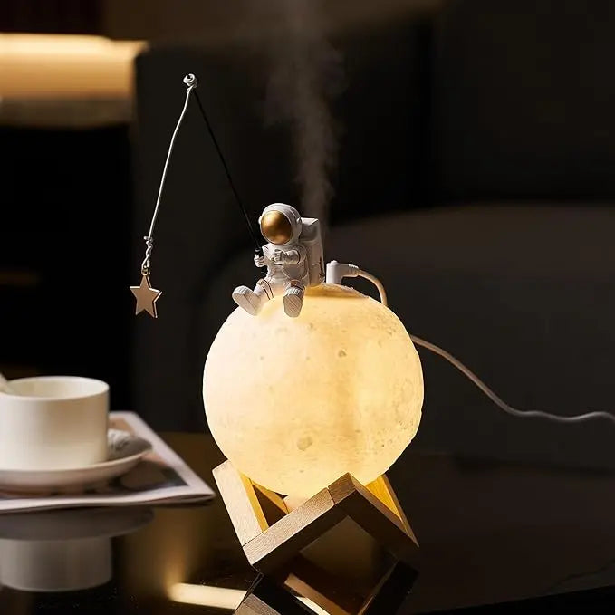 Astronaut on the Moon Humidifier Lamp - My Own Cosmos