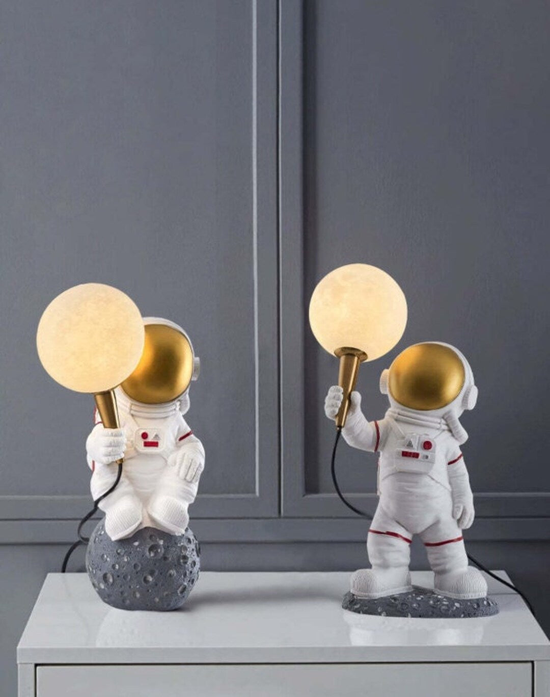 Astronaut Holding the Moon Table Lamp - My Own Cosmos